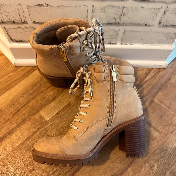 Jennifer Lopez Georga Ankle Boots - Picture 3 of 7